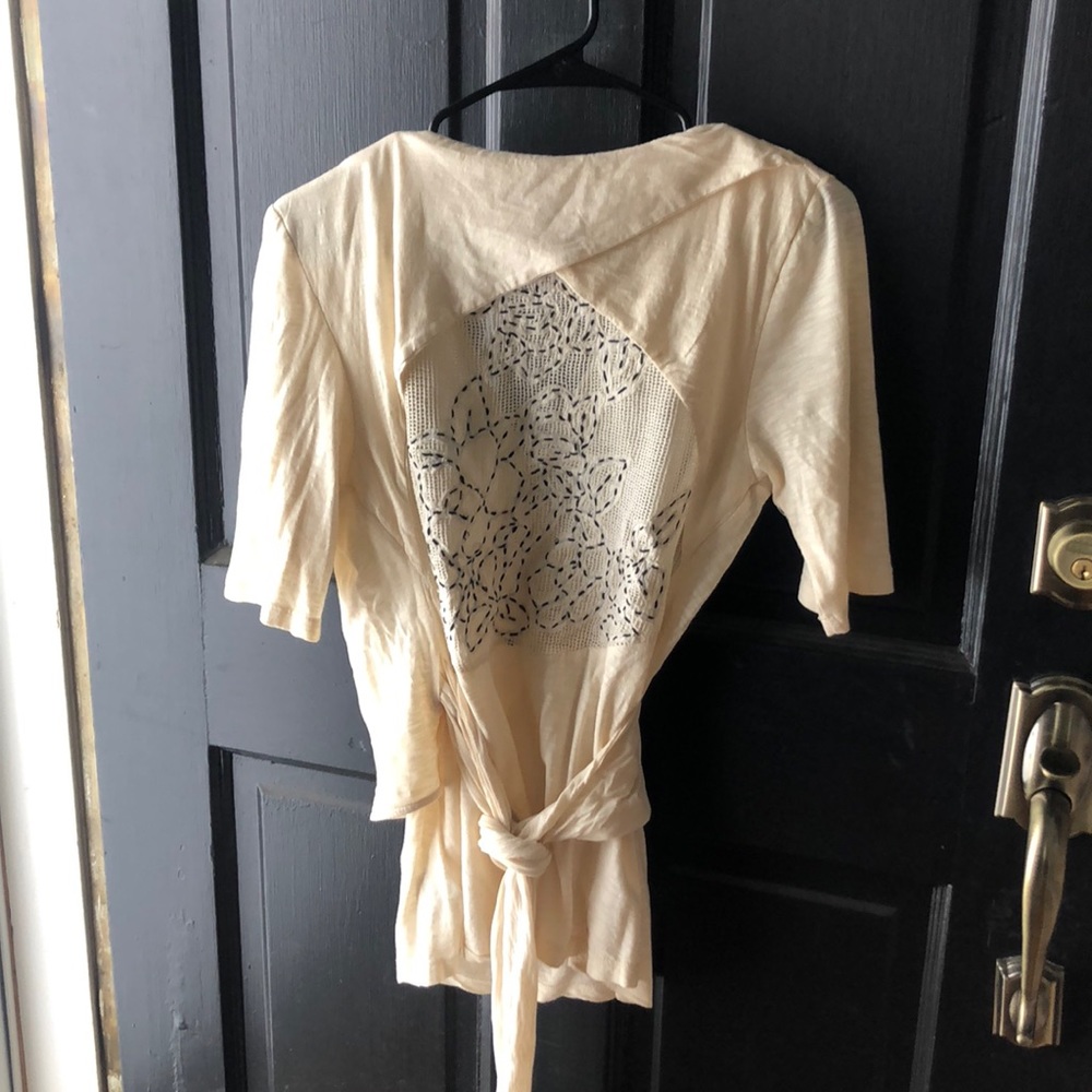 ❤️VanessaVirginia Cross Body créeme shirt (Size M)